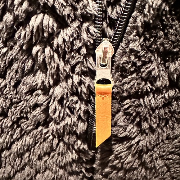 Fuzzy bear jacket - Picture 4 of 4